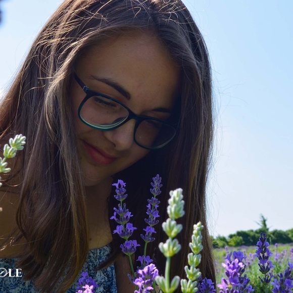 Meet your Posher, Elody - Picture 1 of 1